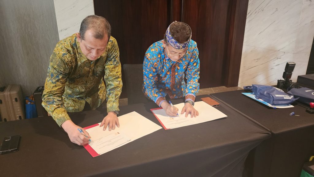 Tanda Tangan MoU STIE ARLINDO dengan UNIVERSITAS LANGLANG BUANA BANDUNG